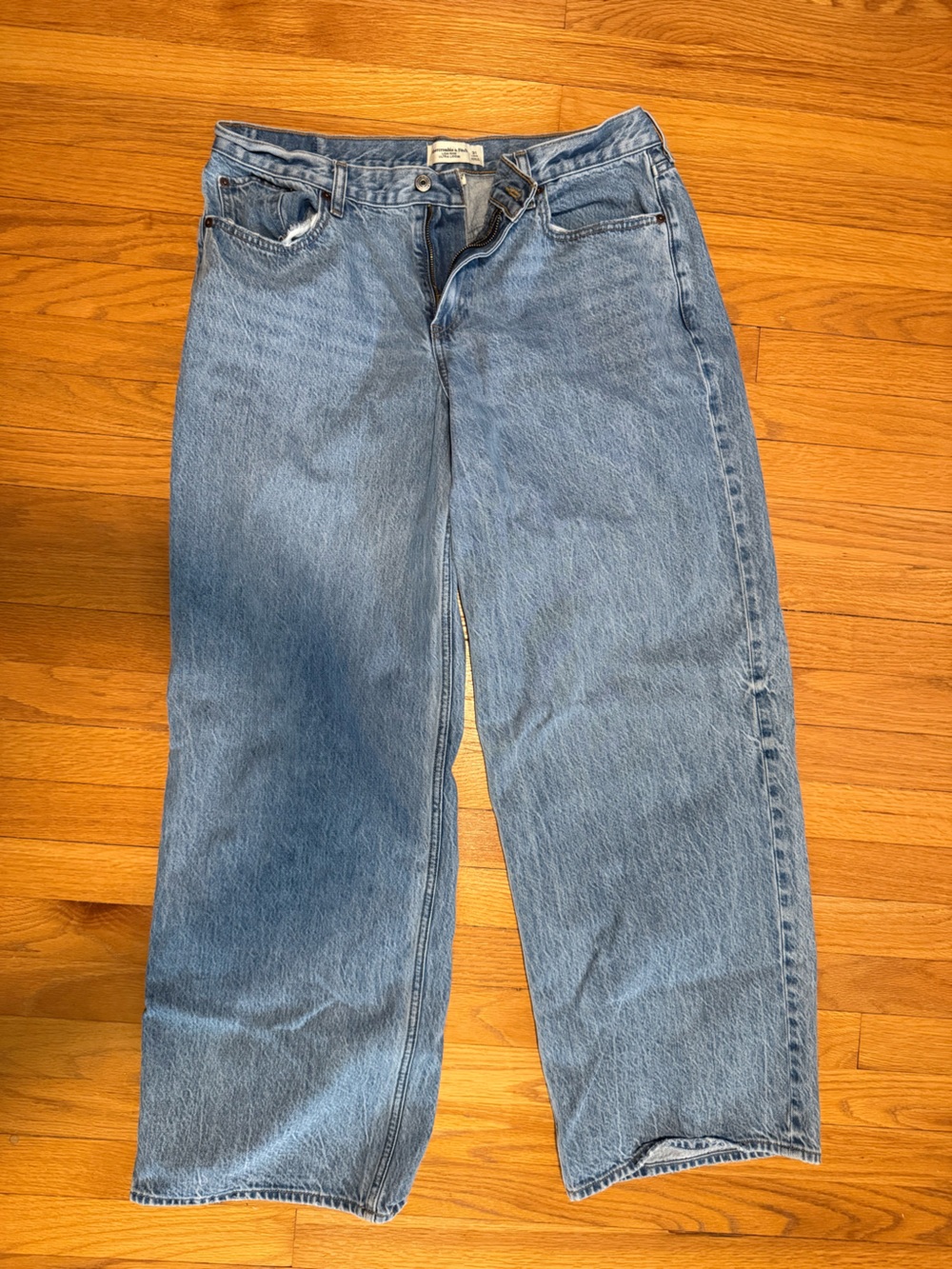 Abercrombie Curve Love Low Rise Ultra Loose Jeans - size 12 Long